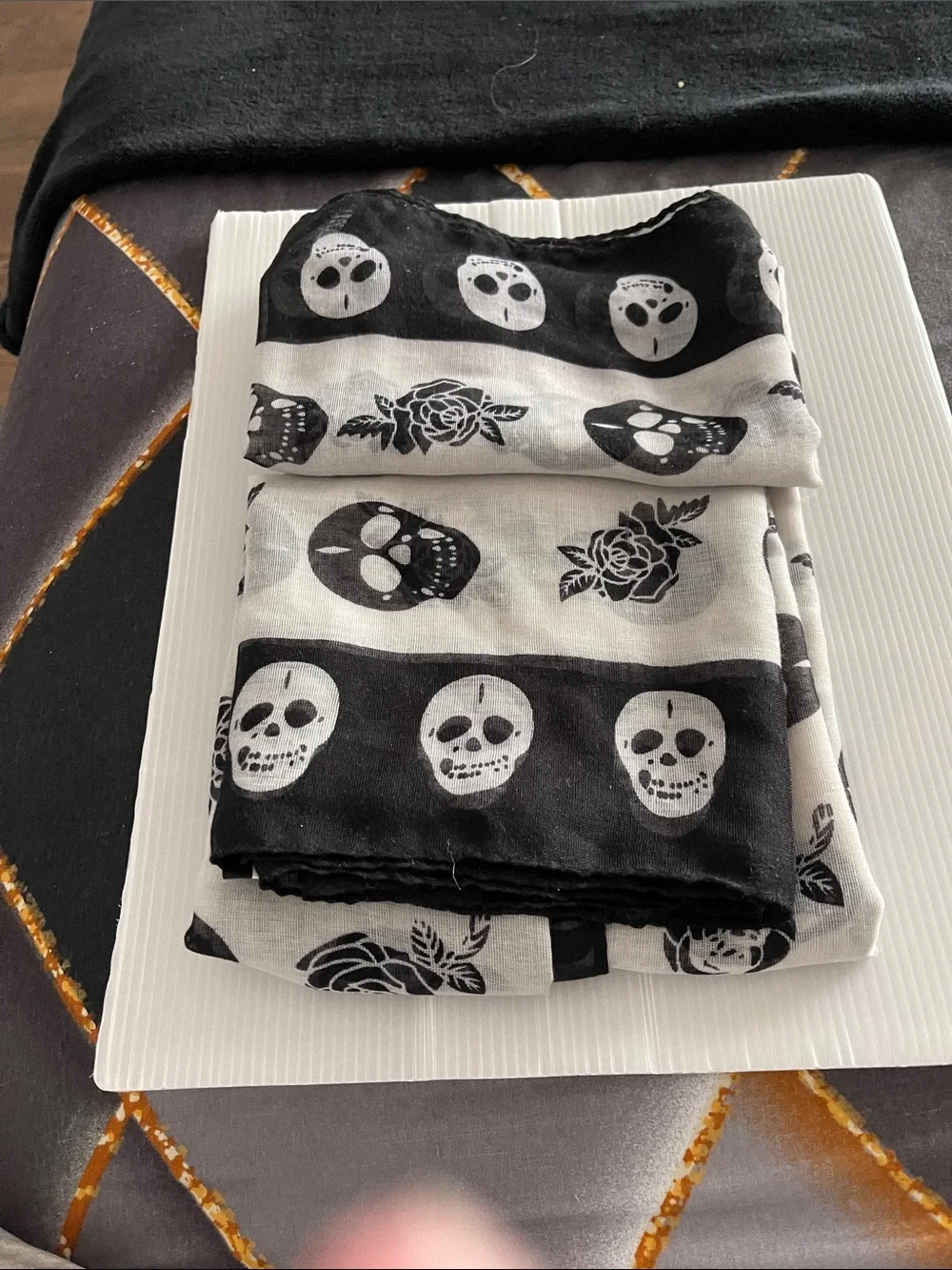 Black and White Skull Print Lightweight Scarf